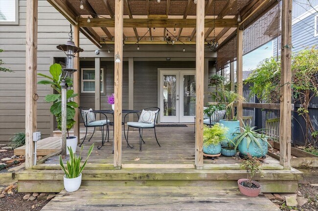 Building Photo - 2108 Branard St