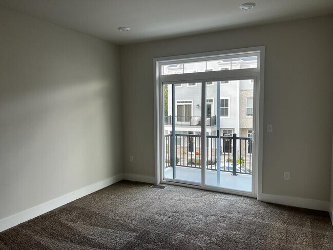 Building Photo - 763 Ore St