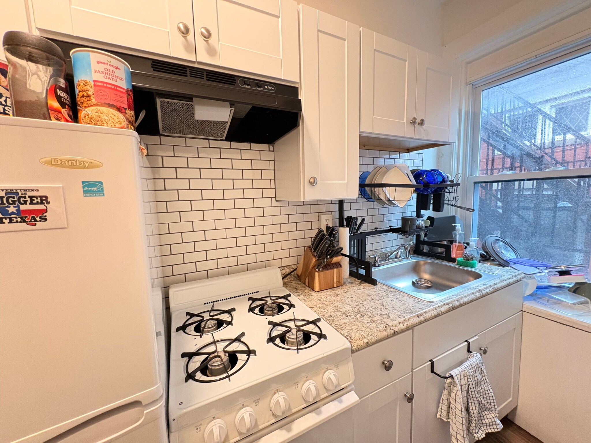 Building Photo - 5718 Ellsworth Ave