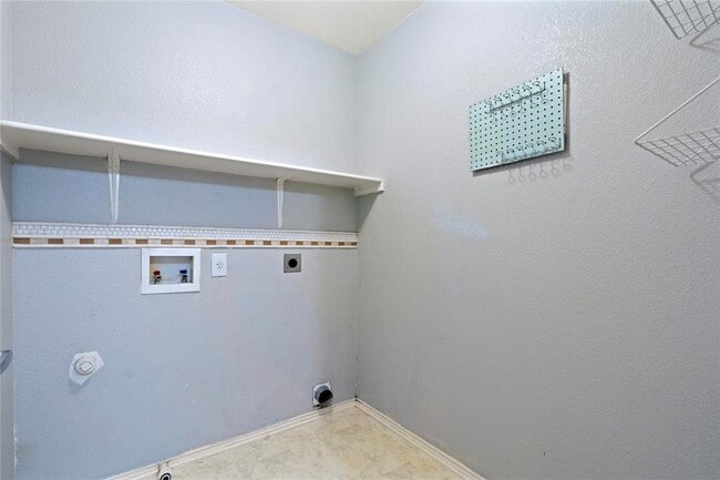 Building Photo - 8609 Claude Ct