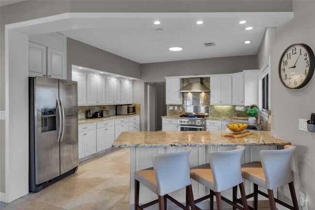 Building Photo - 616 Riviera Isle Dr