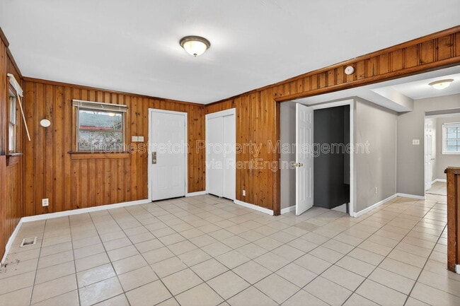 Building Photo - 129 Cameron Rd