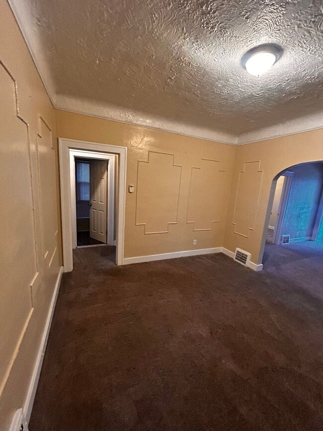 Building Photo - 3-bedroom located on Detroit's East side!