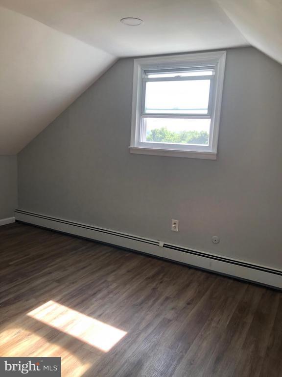 Building Photo - 1708 Darrah St