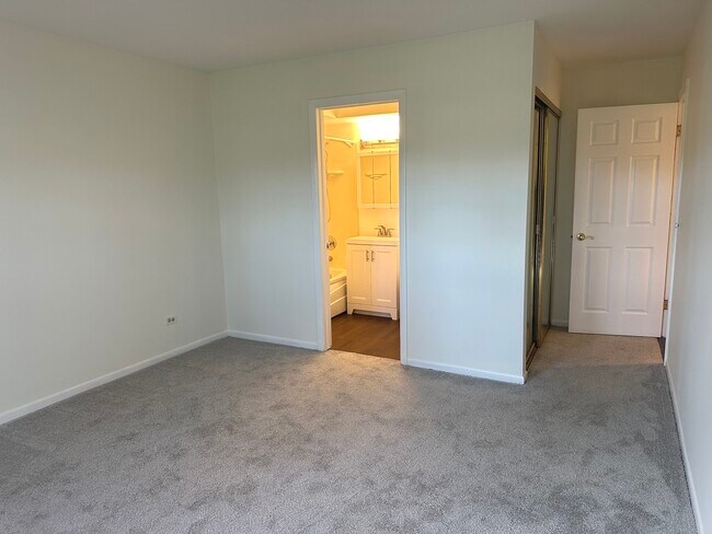 Building Photo - 2331 Ogden Ave