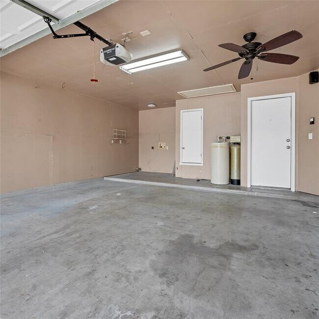 Building Photo - 1506 Cindy Ct