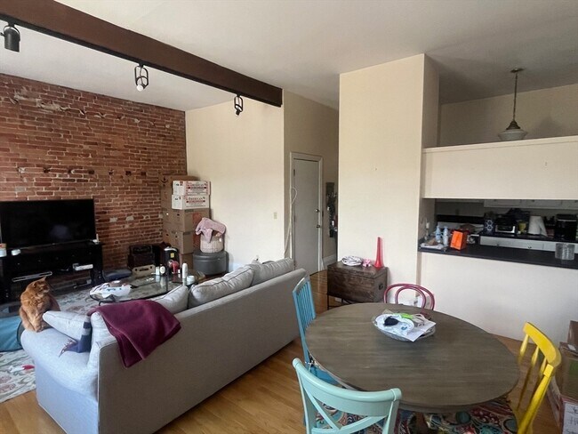 Building Photo - 533 Massachusetts Ave