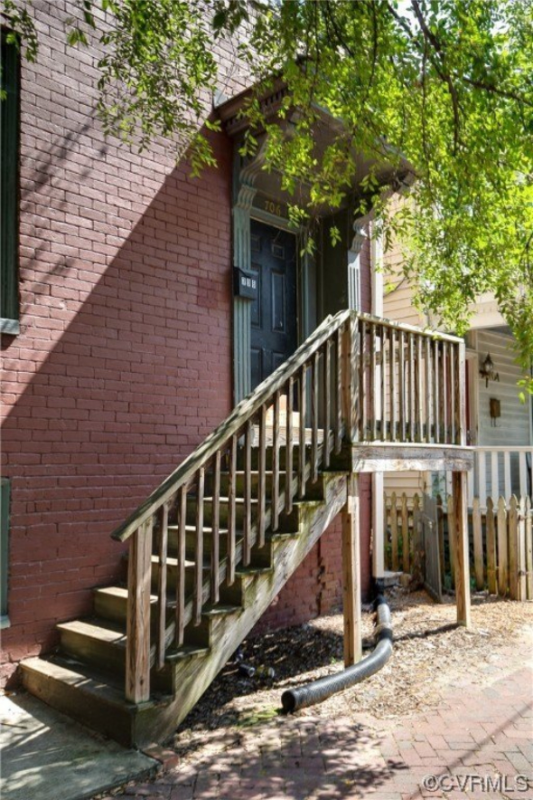 Primary Photo - 706 W Clay St