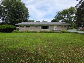 Building Photo - 3BR/2BA/2CarGarage Only A Few Minutes From Everything! Ask About Our Move-In Special!