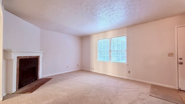 Building Photo - 708 Burnt Creek Dr NW