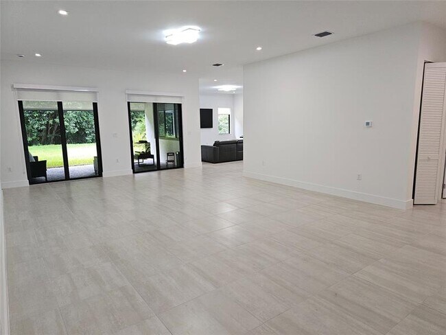 Building Photo - 10396 SW 57th Ct