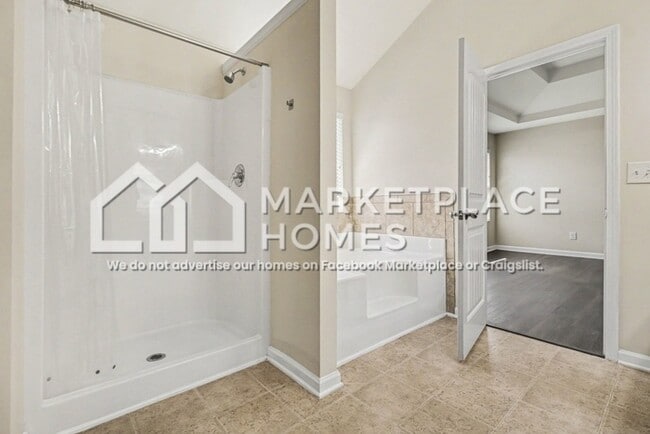 Building Photo - 5128 Rapahoe Trail