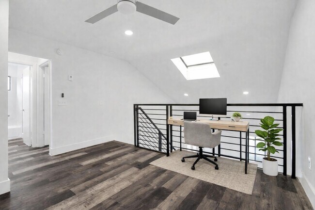 Building Photo - 4143 Palm Bay Cir