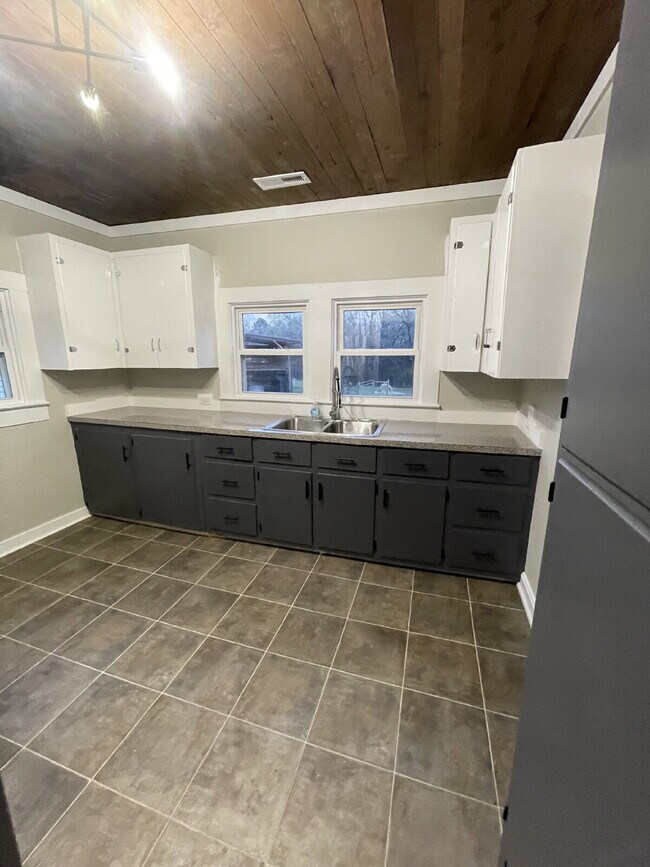 Building Photo - Updated 2 bedroom + finished attic space on an acre in davie county!