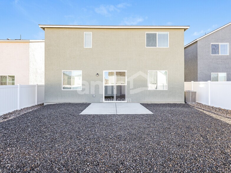 Building Photo - 2364 Devin Ave