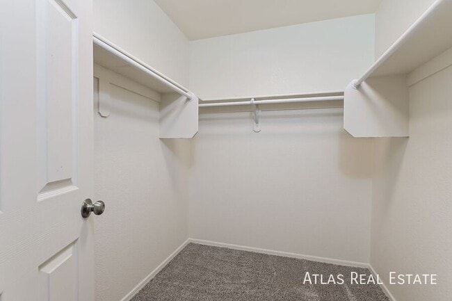 Building Photo - 5746 S King Salmon Ct