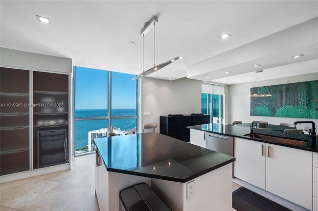 Building Photo - 1331 Brickell Bay Dr