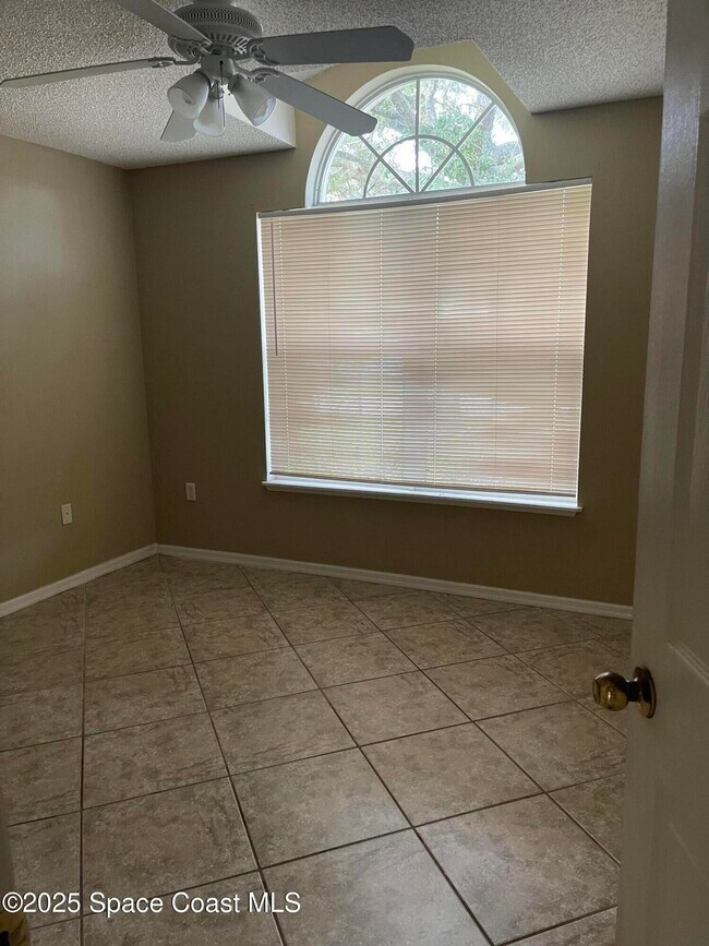 Building Photo - 1642 Sawgrass Dr SW