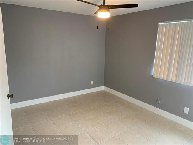 Building Photo - 755 NW 92nd Ave
