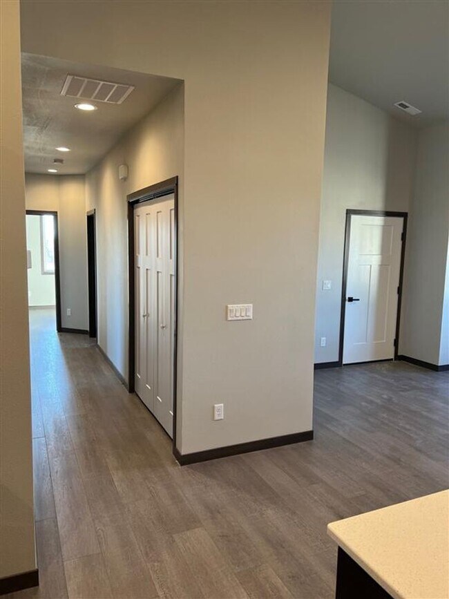 Building Photo - 2903 Eagle Butte tr