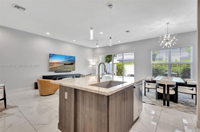 Building Photo - 4921 Pointe Midtown Way