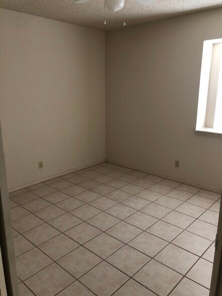 3rd bedroom - 7623 UTSA Boulevard