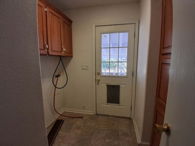 Building Photo - 44989 CA-49