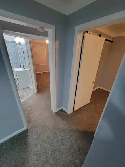 Building Photo - 1860 S Shore Blvd