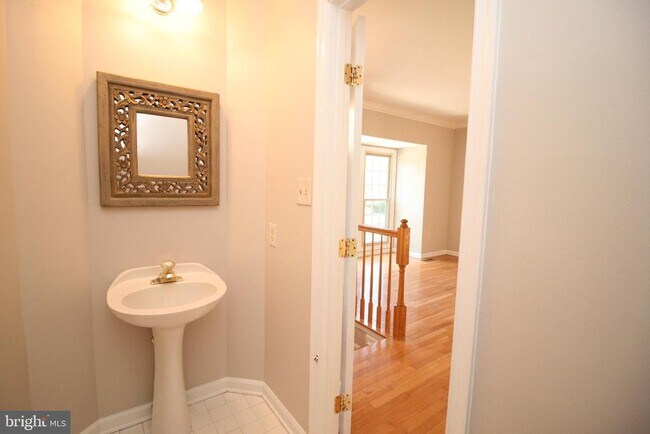 Building Photo - 10137 Treble Ct