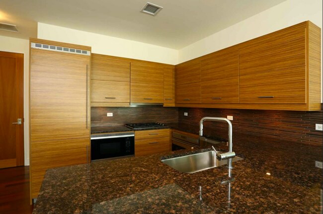Building Photo - Heart of Wicker Park: CONDO-QUALITY 3-BED, 2-BATH | PETS OK | PARKING