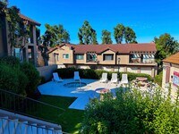 Building Photo - 2 bedroom condo in San Marcos