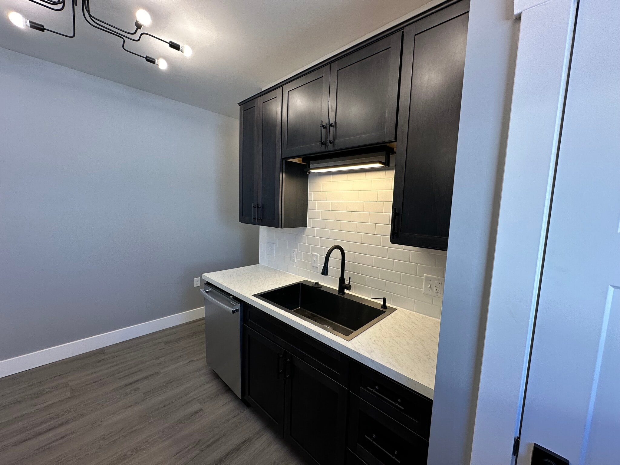 Building Photo - 1102 S Malott St