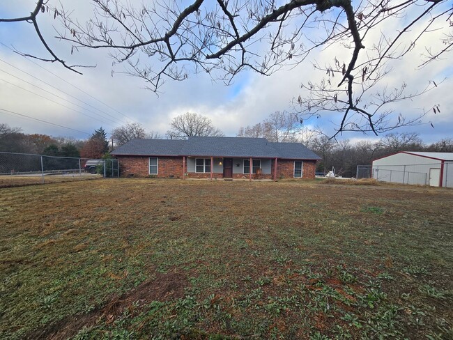 Primary Photo - 4 bedroom 2 bath home in Seminole!