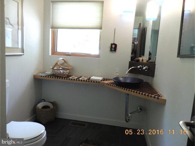 Building Photo - 8 Azalea Ln