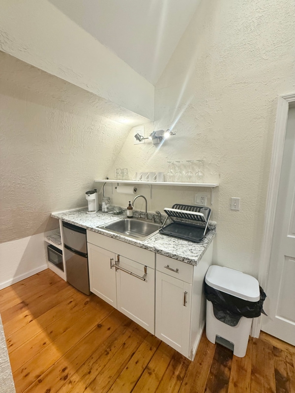 Building Photo - 143 2nd Ave