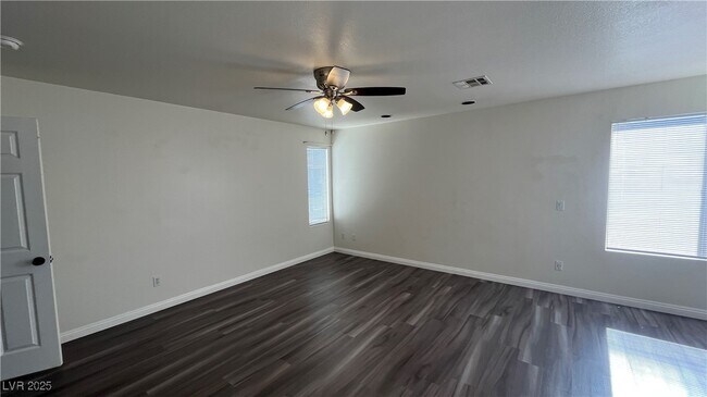 Building Photo - 537 Fiddlehead Ave