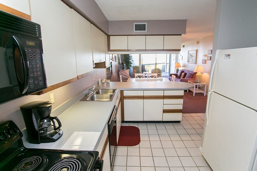 Building Photo - 210 Ocean Hibiscus Dr