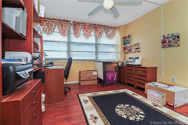 Building Photo - 1351 NE Miami Gardens Dr