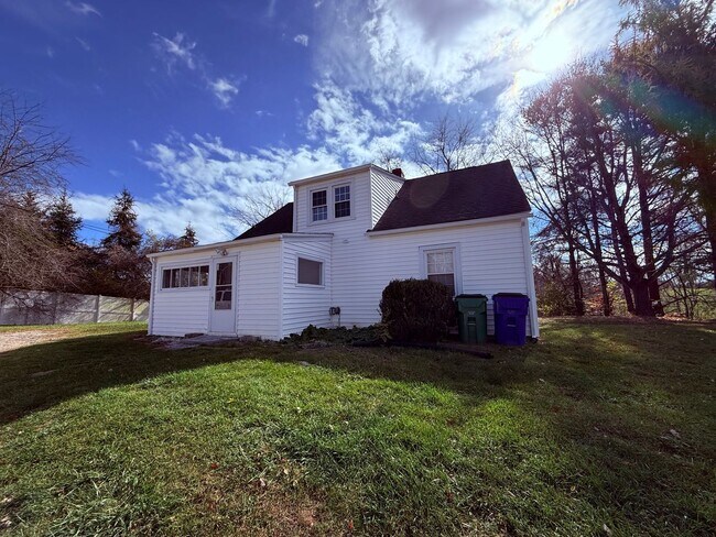 Building Photo - 1617 Kennedy Ave