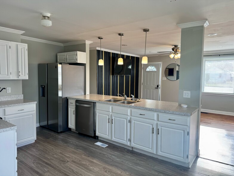 Building Photo - 1107 Simmons St