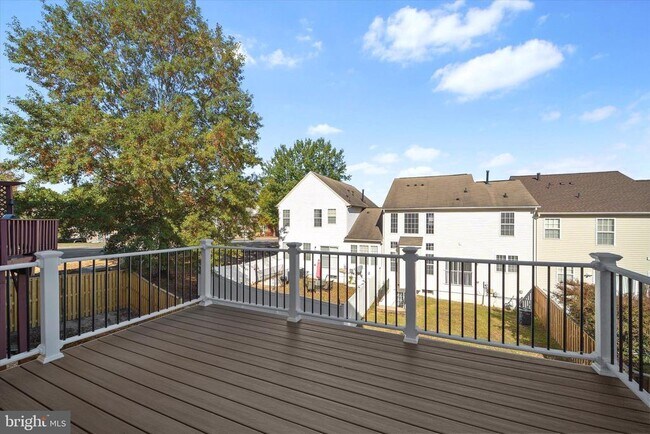 Building Photo - 103 Holmes St