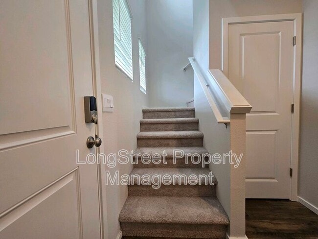 Building Photo - 412 Lost Lake St NE