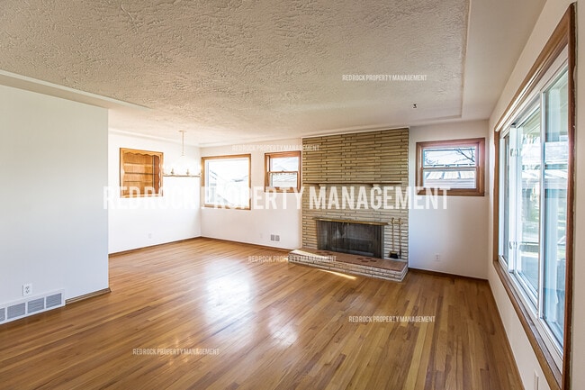 Building Photo - 416 N Bannen Rd