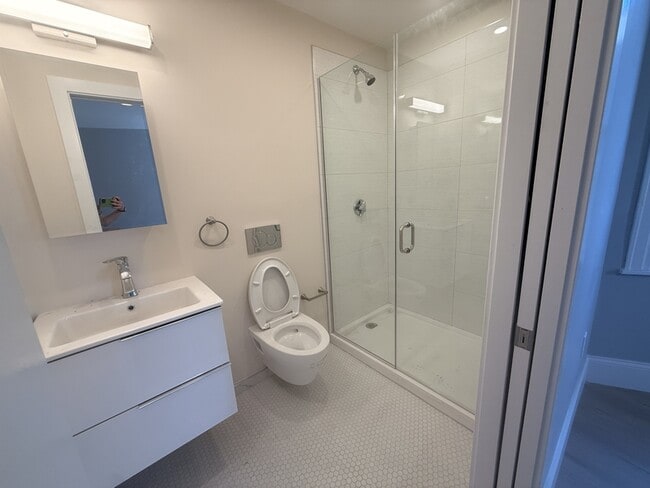 Building Photo - 7 Thornley St