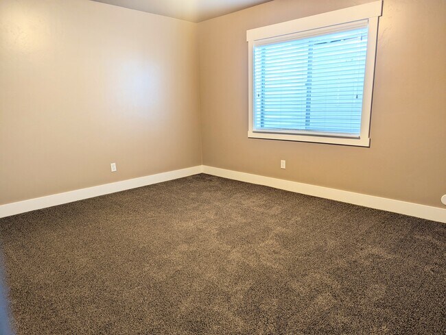 Building Photo - 1022 S 1050 E