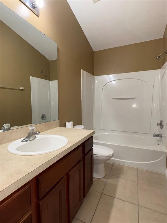 Building Photo - 1901 Estancia Cir