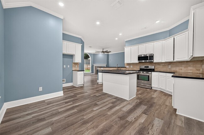 Building Photo - 14531 Chestnut Falls Dr