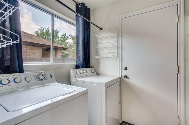 Building Photo - 2622 Glen Field Dr