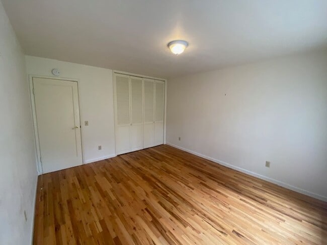 Building Photo - 3093 Hermitage Rd