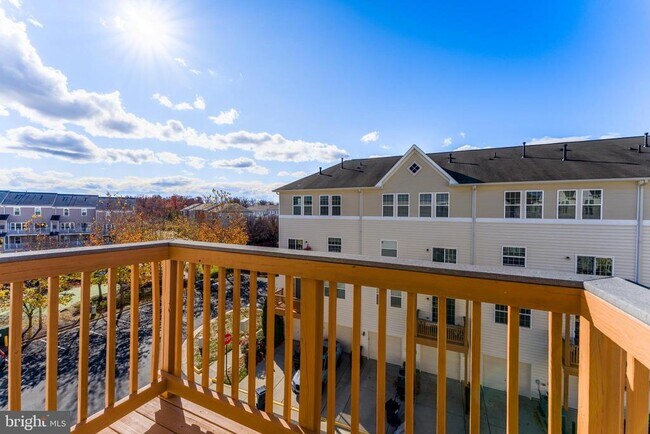 Building Photo - 42235 San Juan Terrace